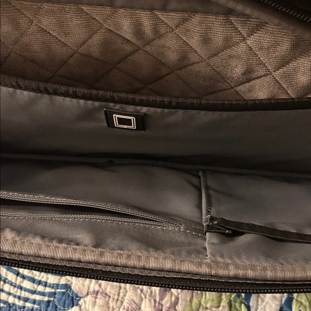 NWOT Black Travelpro Suitor Bag